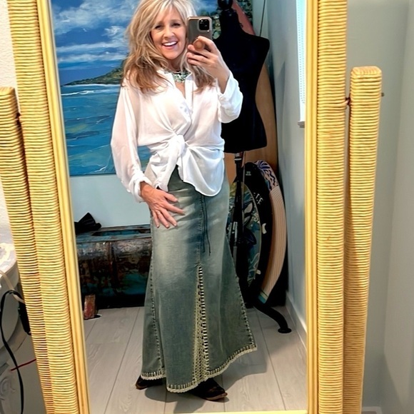 🔥Crest,Incredible Jean Skirt,Soft Knit Front Panel, Front Zip, Belted,Size 6 - Picture 8 of 13